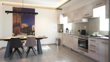 Athenian Residences - image 9
