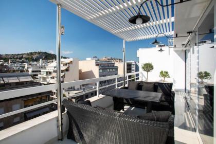 Unique 3 bedrm 3 bathrm apt - Acropolis views! SG69