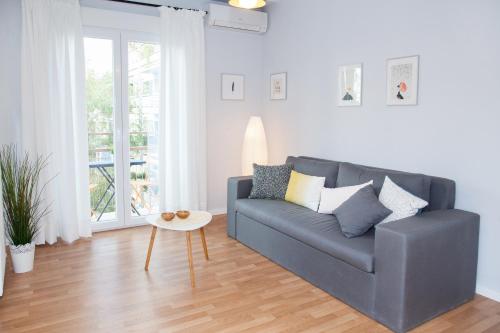 Fully Renovated Modern Beauty In Central Athens! - image 4