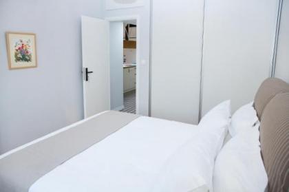 Fully Renovated Modern Beauty In Central Athens! - image 8