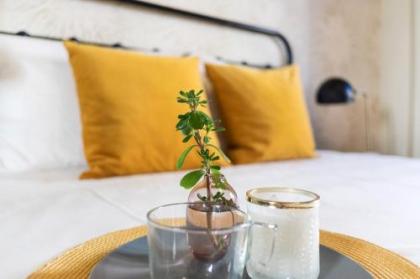 Live Life Plaka Apartments - image 12