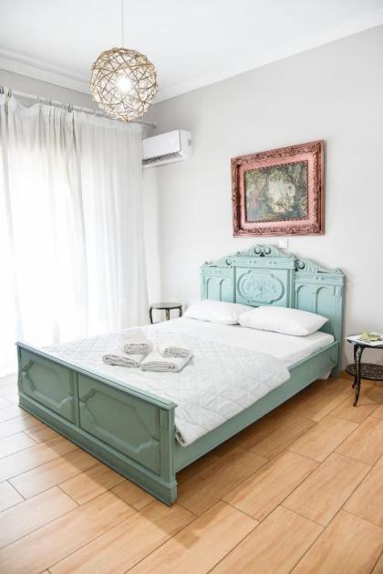 Tasia's Place - image 20