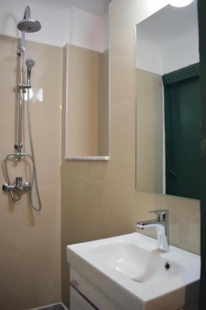 Stylish basement studio in Athens centre - EP9B - image 5