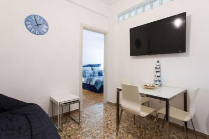 Lovely 2 bedroom apt in Metaxourgio Center - image 2