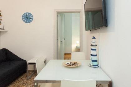 Lovely 2 bedroom apt in Metaxourgio Center - image 5