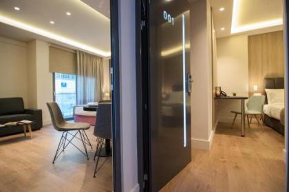 Athens Platinum Rooms and Suites - image 17