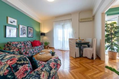 Hidesign Athens Apollon Luxury Apt in Plaka Acropolis - image 9