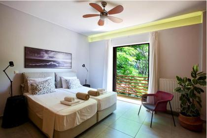 Upscale Studio With Amazing Lush Terrace - image 20