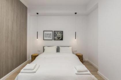 Pangrati Grove Apartment - image 15