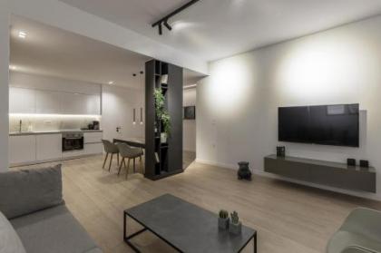 Pangrati Grove Apartment - image 2