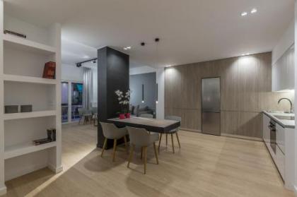 Pangrati Grove Apartment - image 3
