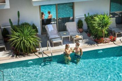 Pefki Deluxe Residences - image 16