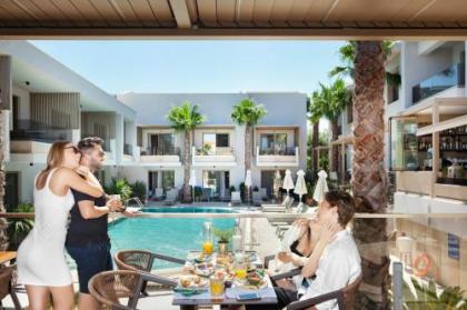 Pefki Deluxe Residences - image 2