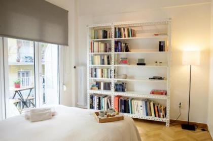 White n Bright Studio Apt - image 15