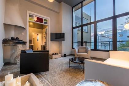 Soho Apartments - image 1