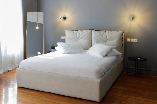 Soho Apartments - image 2