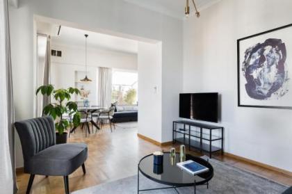 Elegant Luminous 3BD apartment in Kolonaki by UPSTREET - image 2