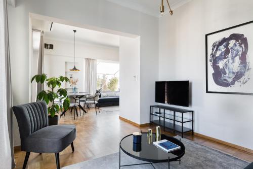 Elegant Luminous 3BD apartment in Kolonaki by UPSTREET - image 2
