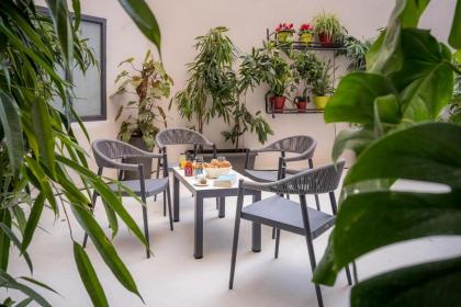 Urban Nest - Suites & Apartments - image 17