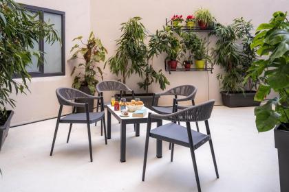 Urban Nest - Suites & Apartments - image 18