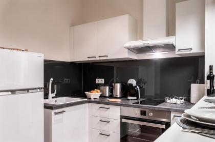 Urban Nest - Suites & Apartments - image 8