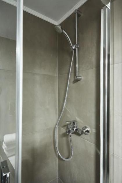 Charming Studio Apartment - image 16