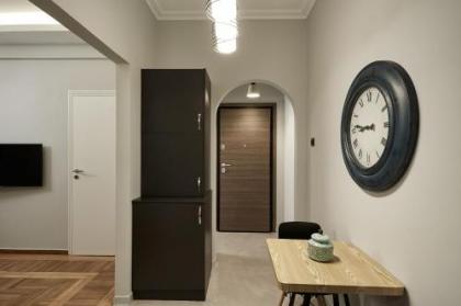 Charming Studio Apartment - image 19