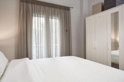 Charming Studio Apartment - image 5