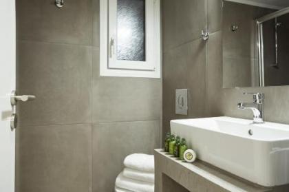 Charming Studio Apartment - image 8