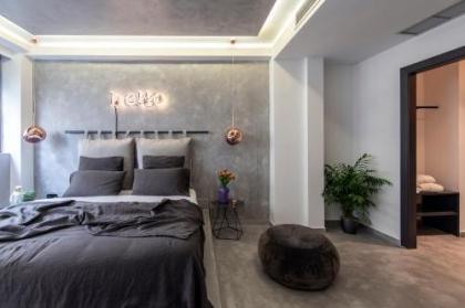 14 Reasons Why Hotel Athens - image 13