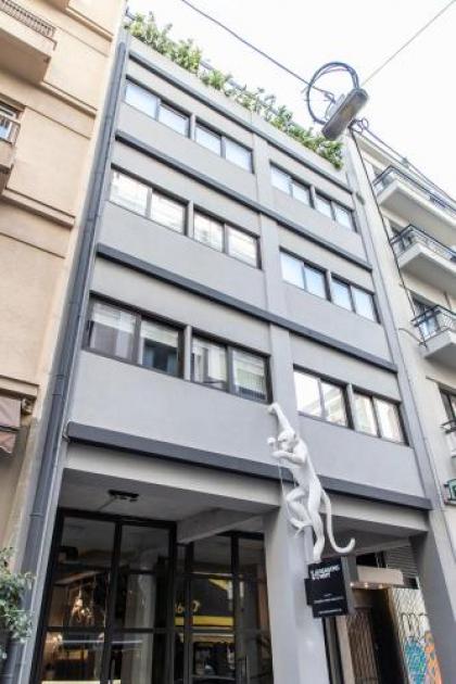 14 Reasons Why Hotel Athens - image 2