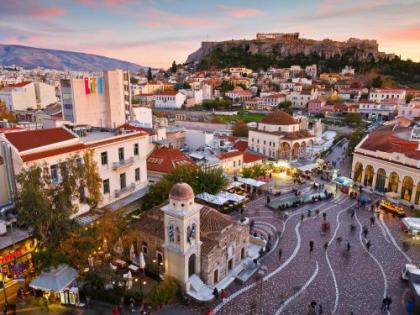 Autonomous house in the heart of Plaka - image 2