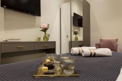 Athens Imperial Suites - Luxury Living - image 17