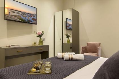 Athens Imperial Suites - Luxury Living - image 20