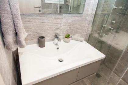 Beautiful Apartment With Lovely View at Kolonaki Athens! - image 14