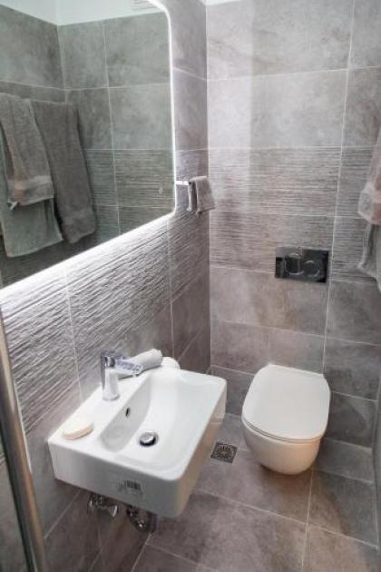 Beautiful Apartment With Lovely View at Kolonaki Athens! - image 6