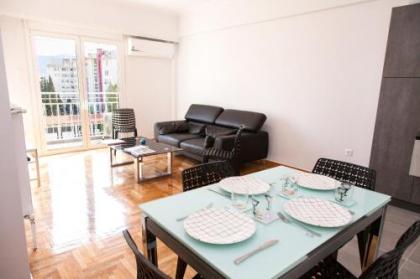 Beautiful Apartment With Lovely View at Kolonaki Athens! - image 9