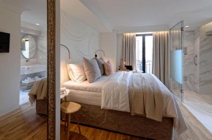 niche hotel Athens - image 2