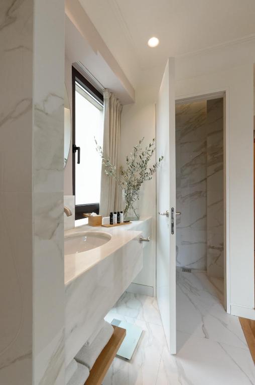 niche hotel Athens - image 3