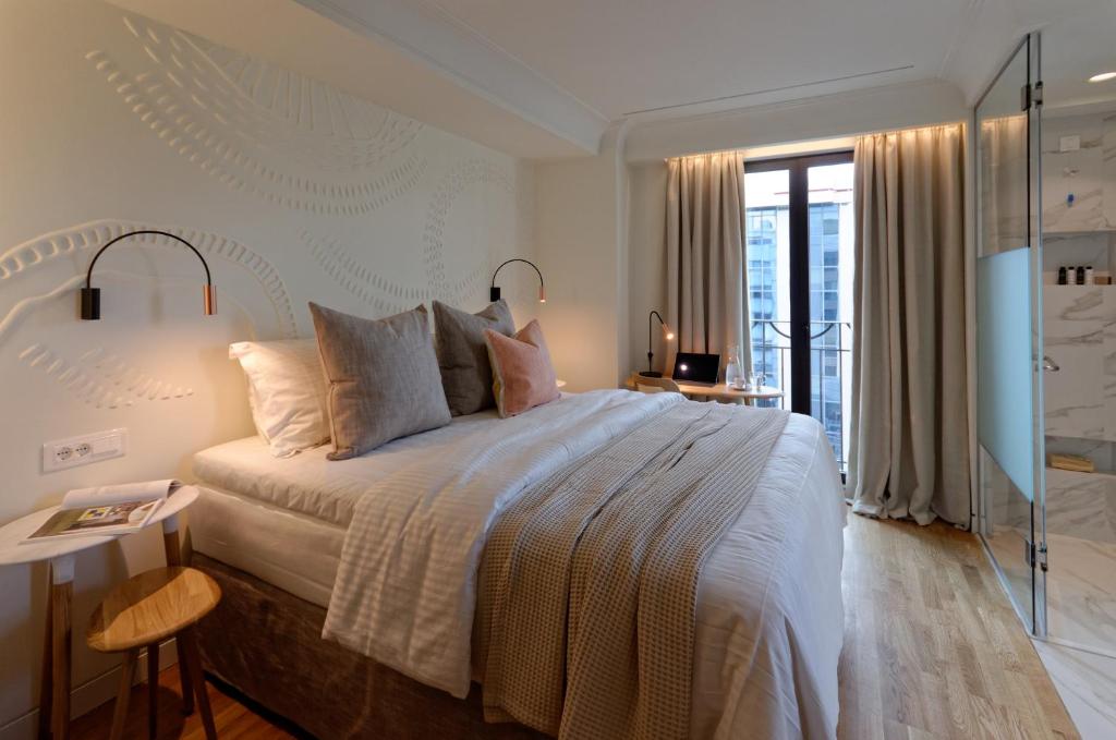 niche hotel Athens - image 4