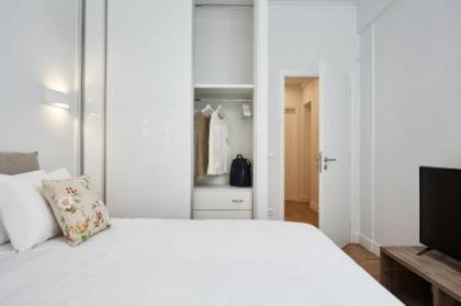 Luxurious Spacious Apt next to Hilton Hotel - image 14