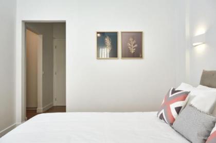 Luxurious Spacious Apt next to Hilton Hotel - image 17