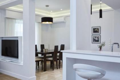 Luxurious Spacious Apt next to Hilton Hotel - image 6
