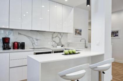 Luxurious Spacious Apt next to Hilton Hotel - image 8