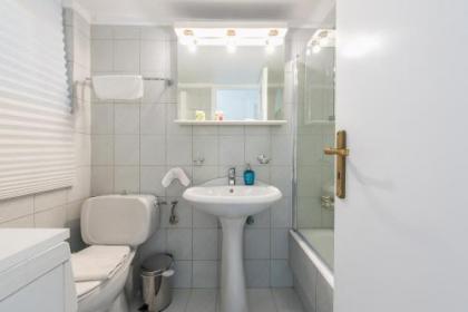 Cozy and fresh apt close to Metro - image 8
