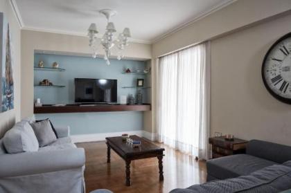 Fabulous 3BD Apt close to Kalimarmaro - image 1