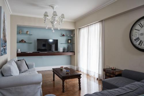 Fabulous 3BD Apt close to Kalimarmaro - main image