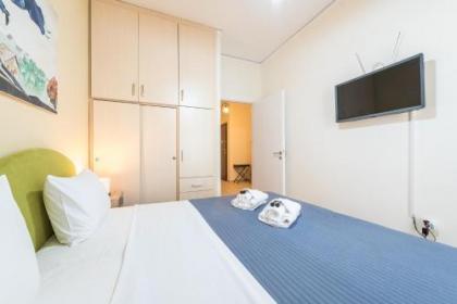 Stylish Kerameikos Apartment by Cloudkeys - image 19