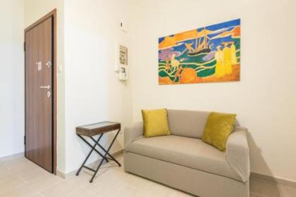 Stylish Kerameikos Apartment by Cloudkeys - image 9