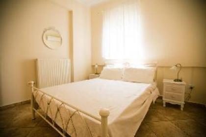 Soulas Place - Close to Athens Airport and Beach - image 3